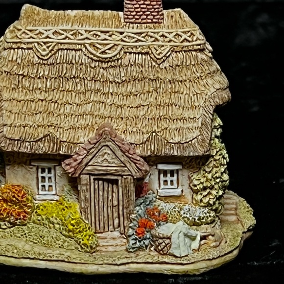 Vintage Lilliput Lane - Wash Day - Collectors Club - Picture 3 of 11